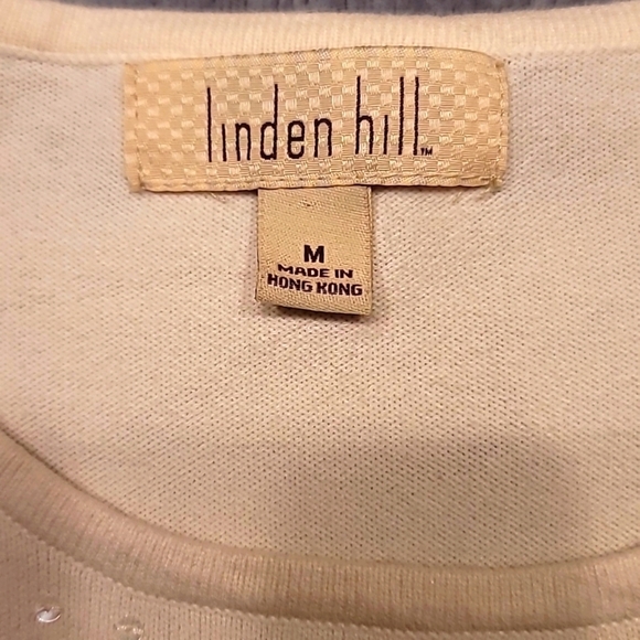 0486. EUC ~ Just a little Sparkle ✨️Sweater Vest wear it alone or under a jacket - Picture 3 of 8